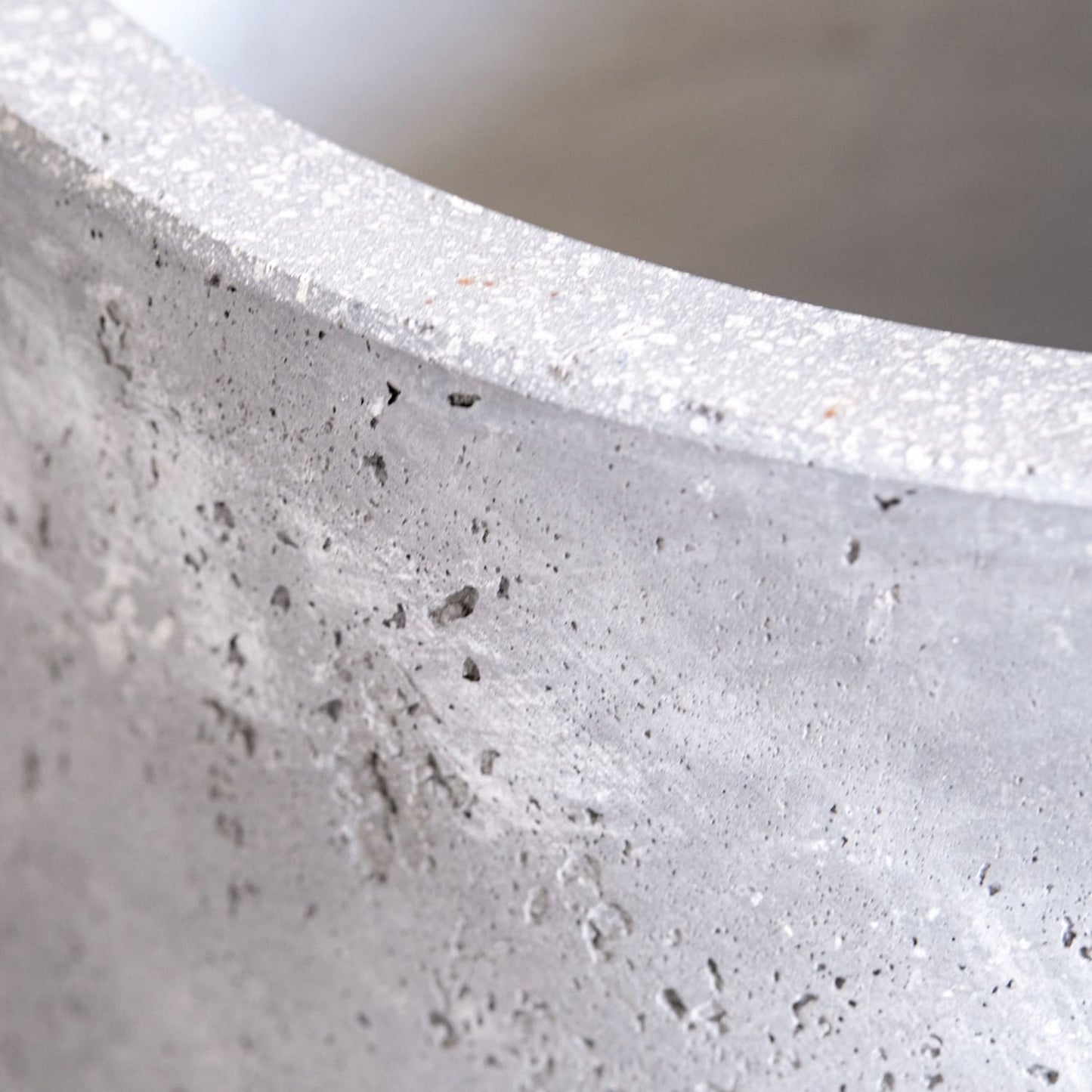 Vessara | Onyx Dusk – 100cm XXL Concrete Tall Vase Planter – 172L Round Plant Pot - Horizon and Stone