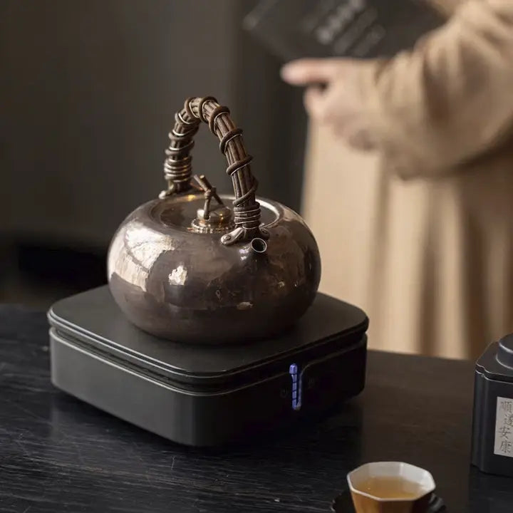 [蔓生敘古X Chingshui Tang] Kitamura One-Piece Forged Silver Teapot – 424g Hand-Hammered Fine Silver Teaware By Kitamura Studio