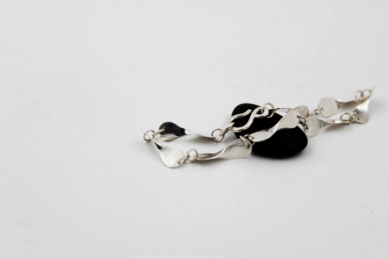 PetalChain Bracelet  MEDIUM  2.5 MM - Horizon and Stone 