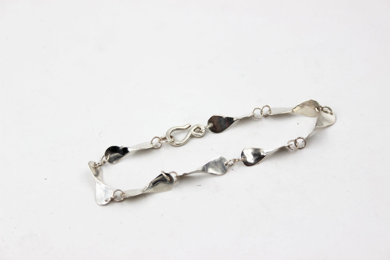 PetalChain Bracelet  MEDIUM  2.5 MM - Horizon and Stone 