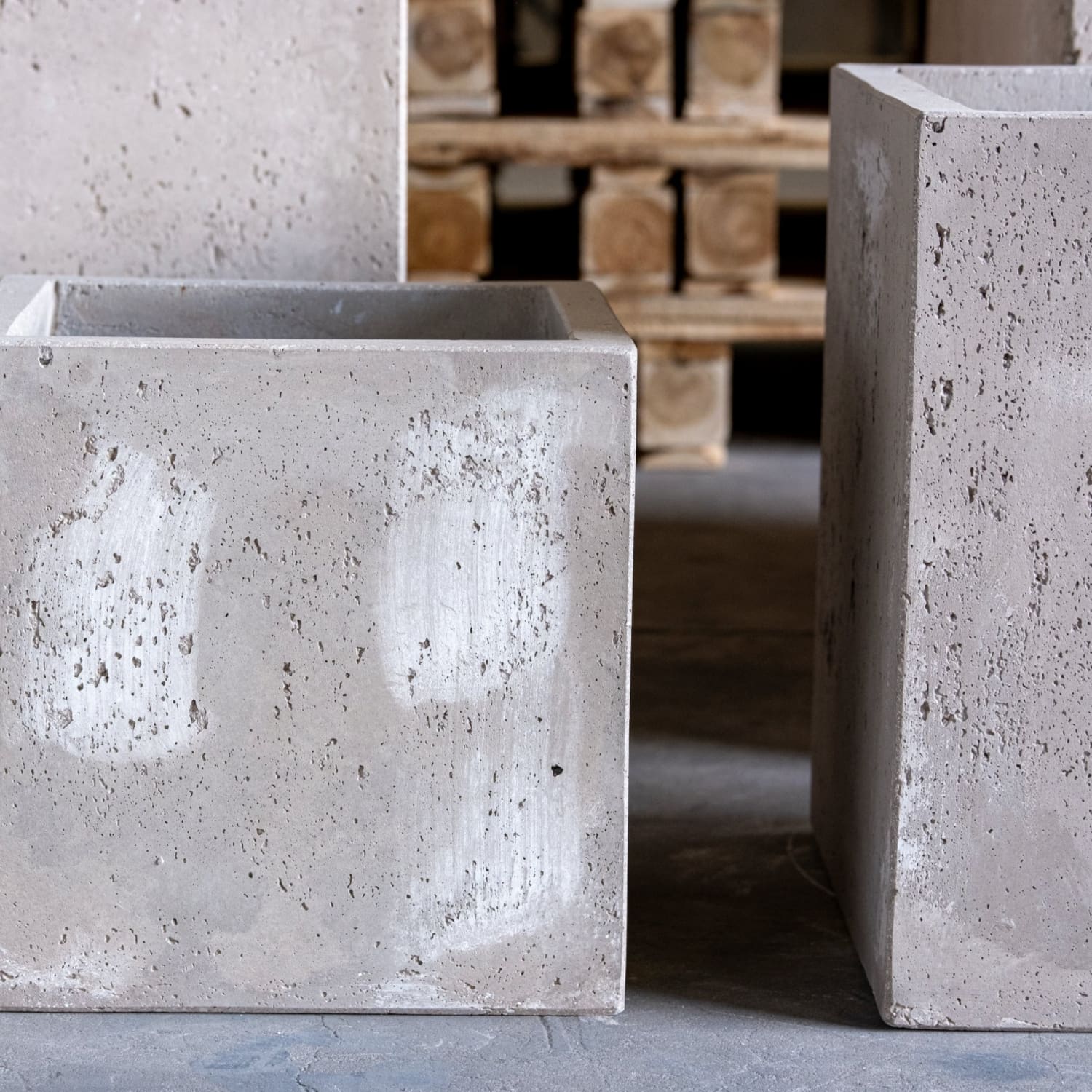 Cubrosa | Truffle – 40cm Large Concrete Cube Planter – 38L Square Plant Pot - Horizon and Stone 