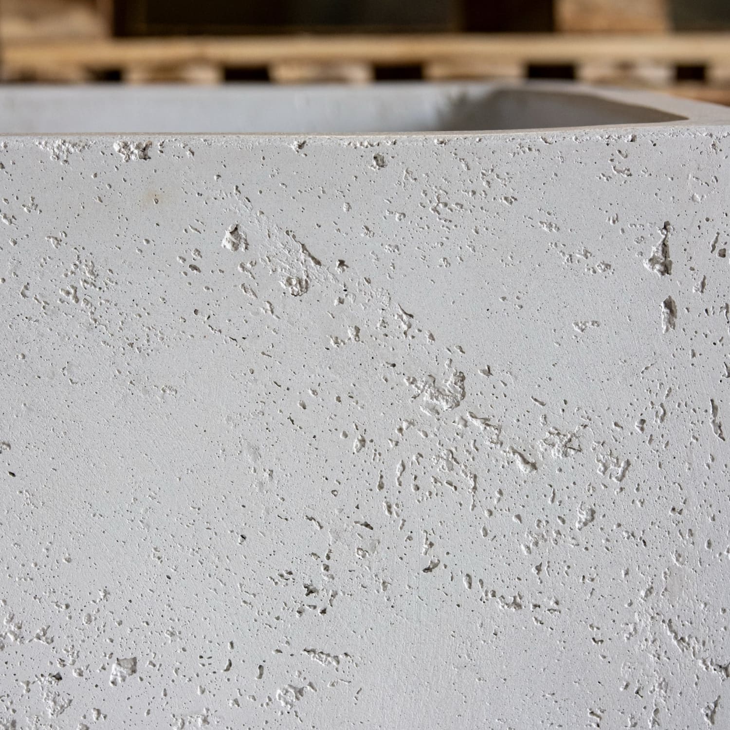 Cubrosa | White Mist – 100cm XXL Square Concrete Planter – 782L Large Outdoor Plant Pot - Horizon and Stone 