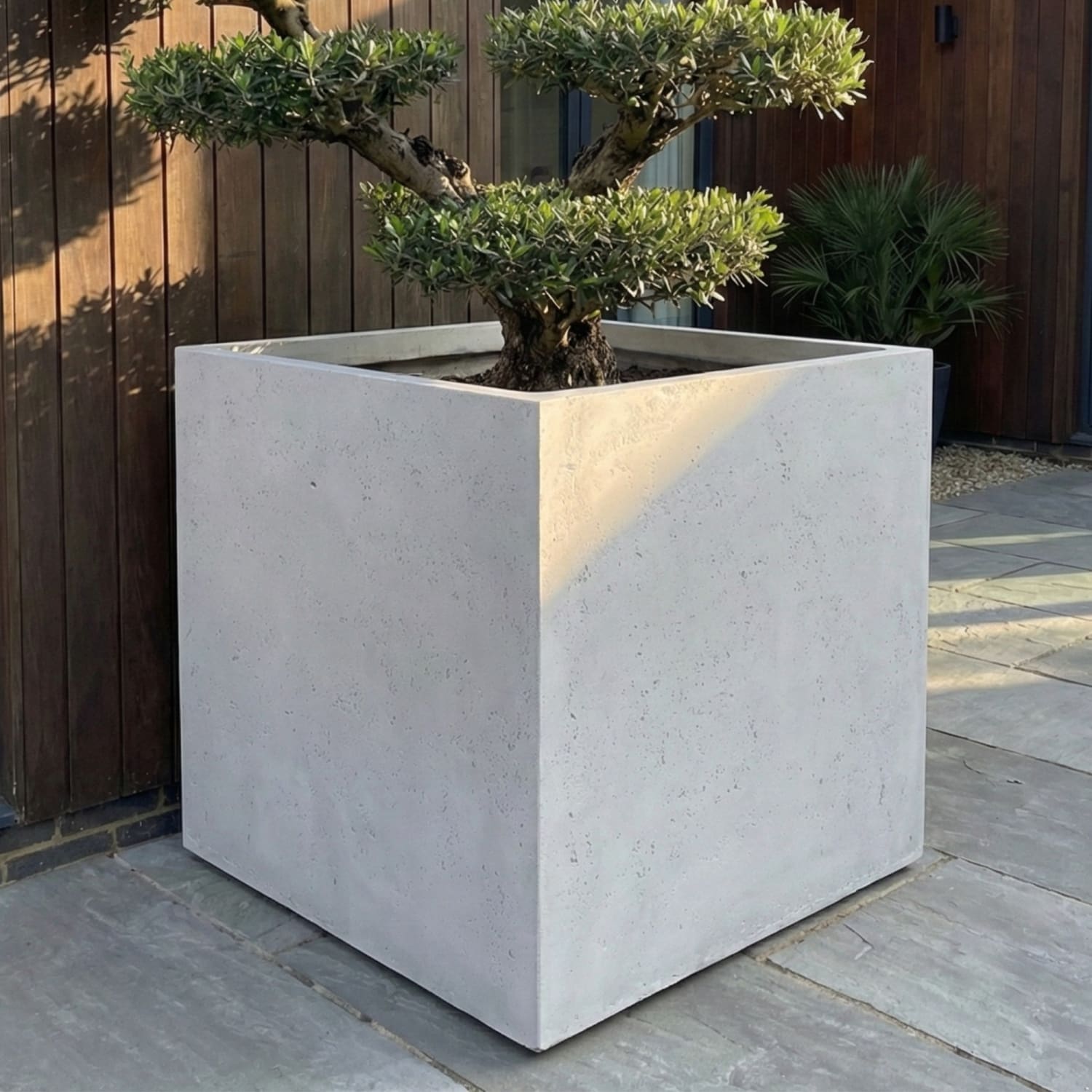 Cubrosa | White Mist – 100cm XXL Square Concrete Planter – 782L Large Outdoor Plant Pot - Horizon and Stone 