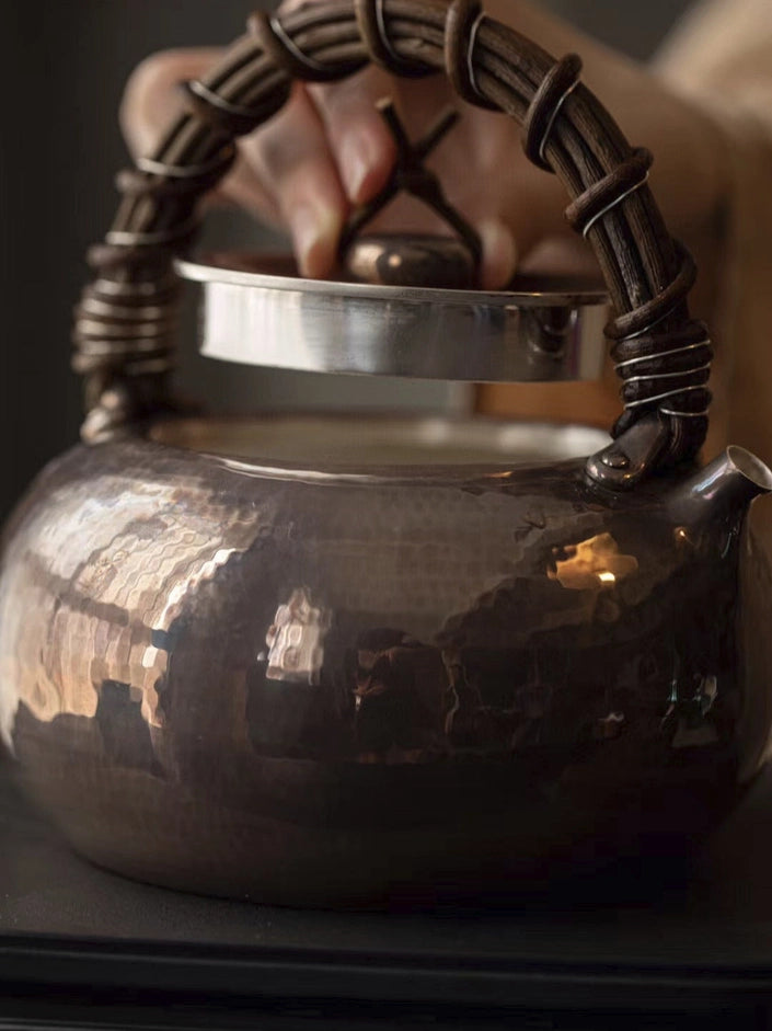 [蔓生敘古X Chingshui Tang] Kitamura One-Piece Forged Silver Teapot – 424g Hand-Hammered Fine Silver Teaware By Kitamura Studio