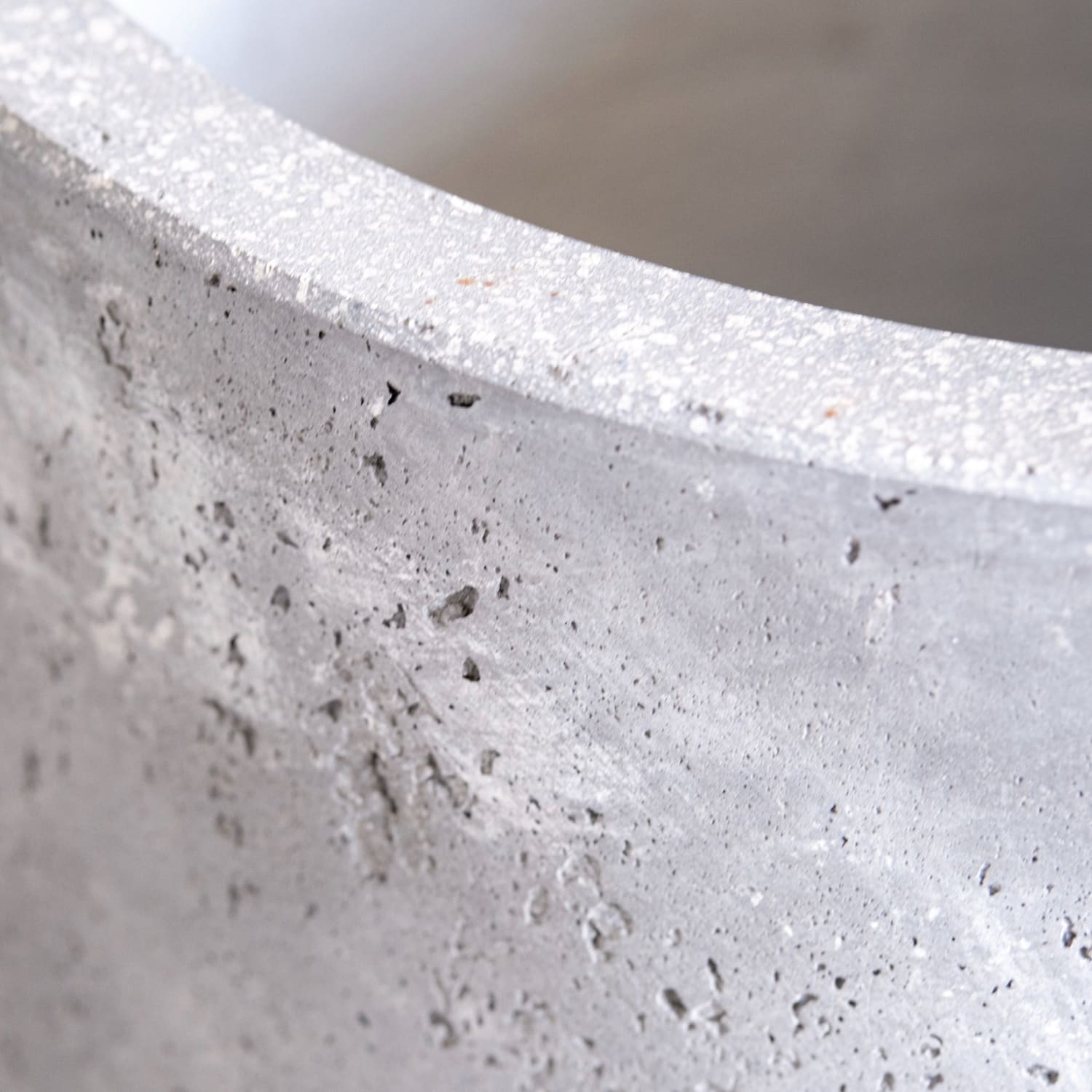 Vessara | Onyx Dusk – 100cm XXL Concrete Tall Vase Planter – 172L Round Plant Pot - Horizon and Stone 