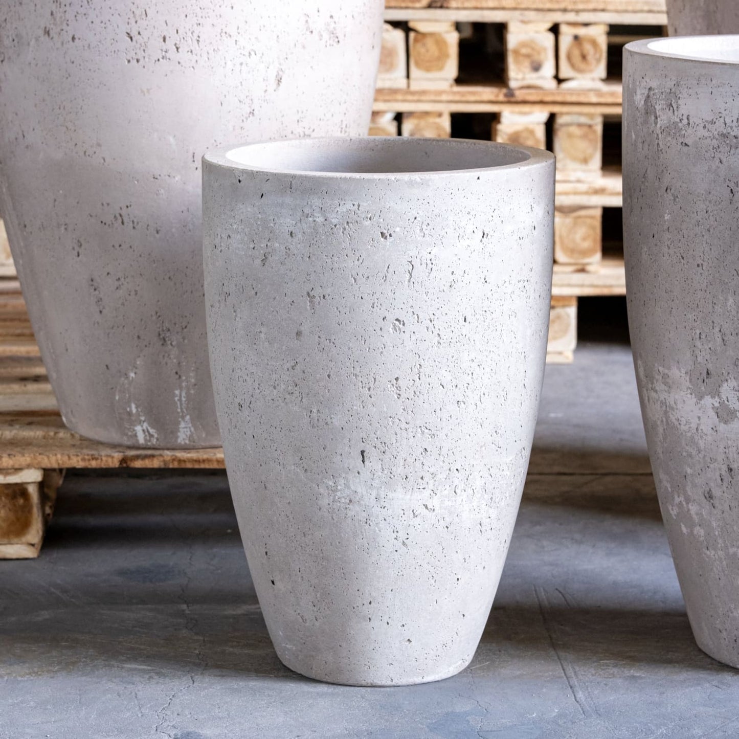 Vessara | Truffle – 100cm XXL Tall Concrete Planter – 172L Round Plant Pot - Horizon and Stone 