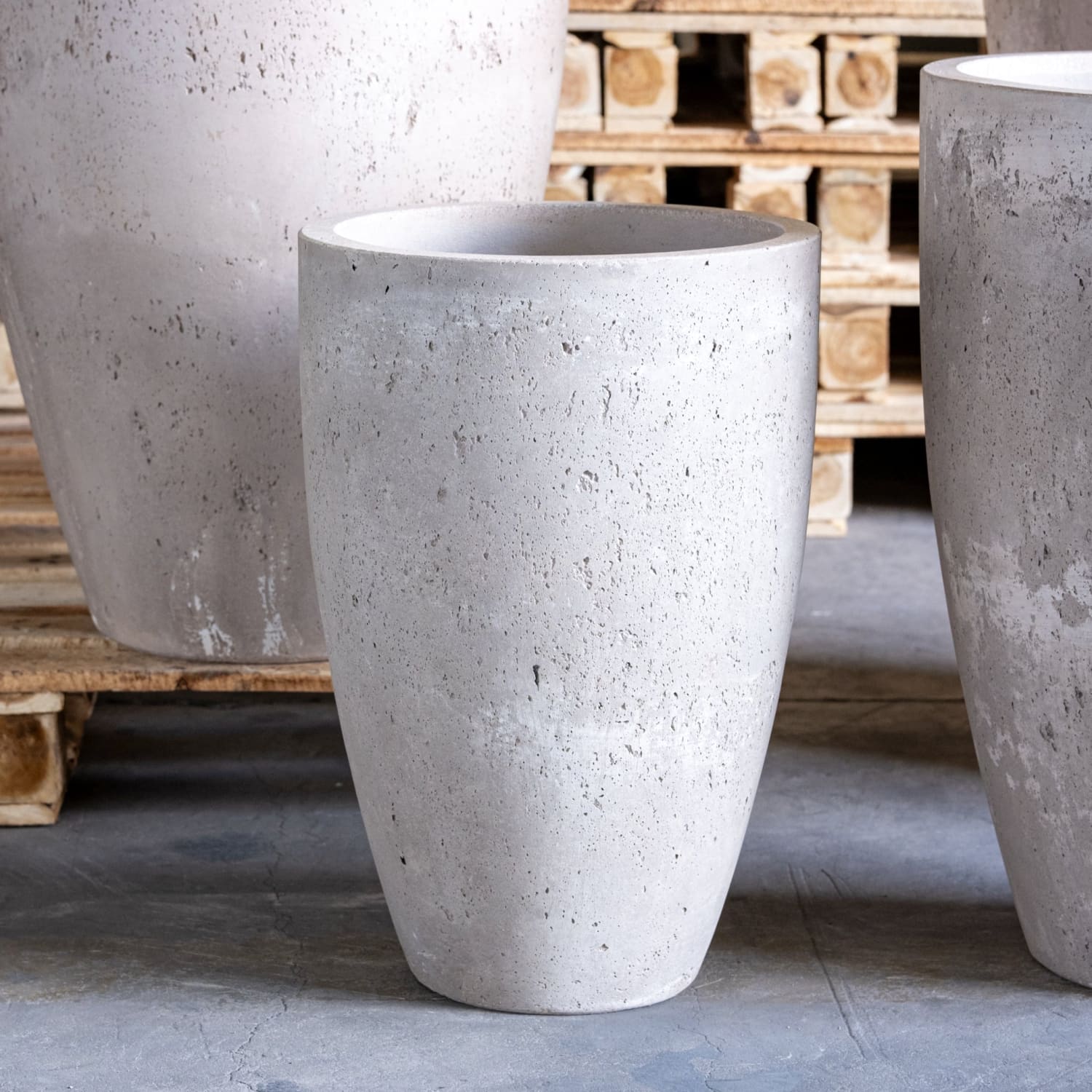 Vessara | Truffle – 100cm XXL Tall Concrete Planter – 172L Round Plant Pot - Horizon and Stone 